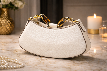 شنتة فيندي كوبي ماستر لون ابيض